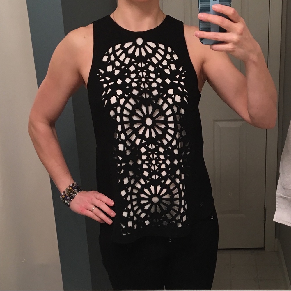 Vince Camuto die cut top